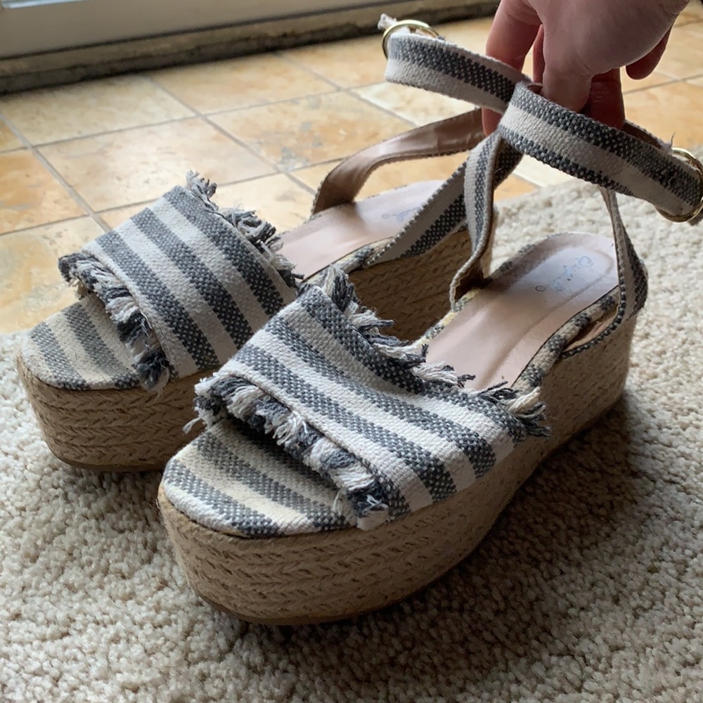 Striped platform sandals size 7